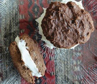 Real Food Recipe: Paleo-friendly Oreo chocolate cookie sandwich